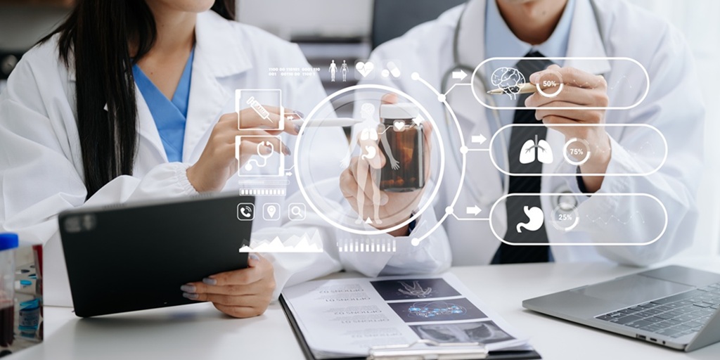 Medical technology network team meeting concept. Doctor hand wor
